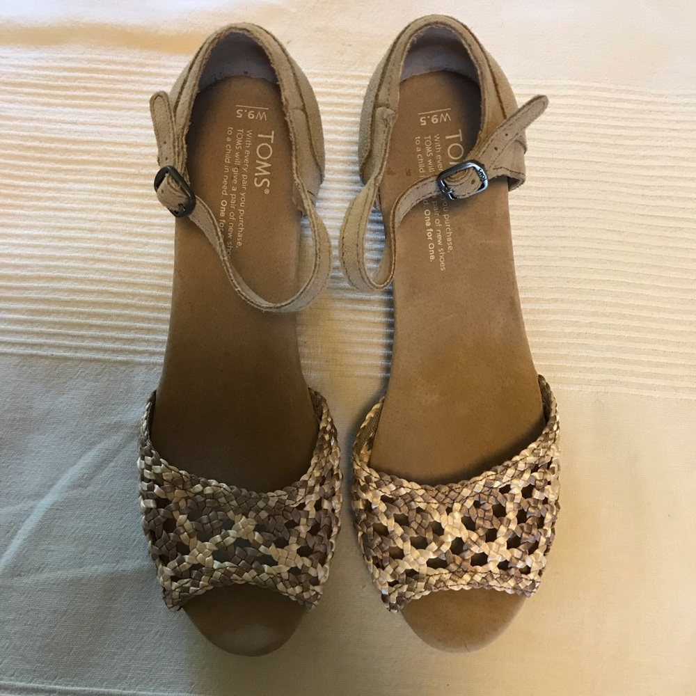 NWT TOMS neutral tan suede cork wedge sandals, 9.5